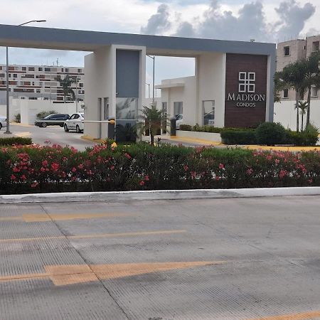 Gorgeous Apartment Hoestel Long Island! Cancún Exterior foto